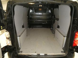 Opel Vivaro 2.0D C picture 18