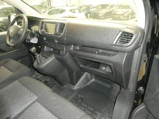 Opel Vivaro 2.0D C picture 12