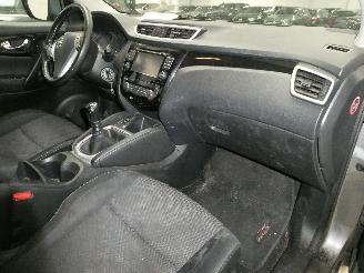 Nissan Qashqai 1.2 picture 10