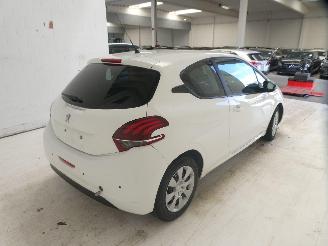 Peugeot 208 LIKE picture 10