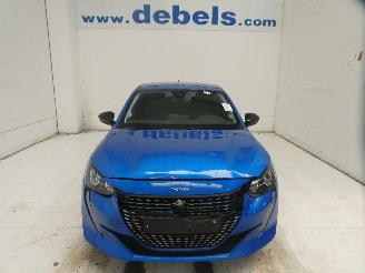 krockskadad bil auto Peugeot 208  2023/8