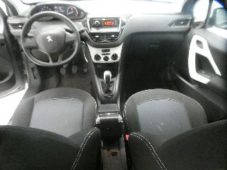 Peugeot 208 LIKE picture 15