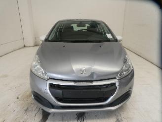 Peugeot 208 LIKE picture 2