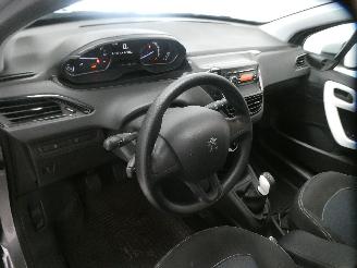 Peugeot 208 LIKE picture 16