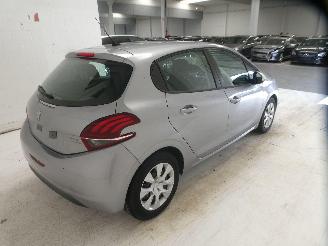 Peugeot 208 LIKE picture 10
