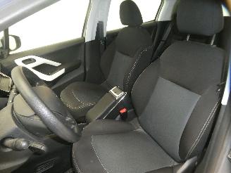 Peugeot 208 LIKE picture 18