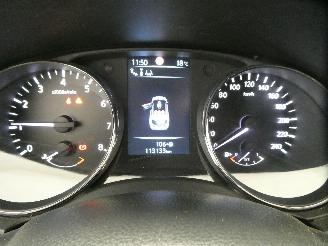 Nissan Qashqai 1.2 picture 11