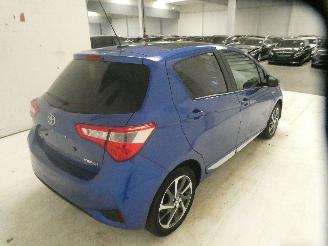 Toyota Yaris LOUNGE picture 10