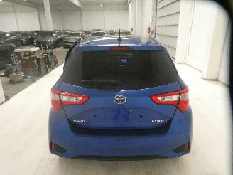 Toyota Yaris LOUNGE picture 9