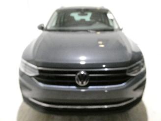 Volkswagen Tiguan LIFE picture 2