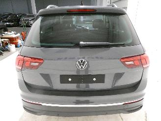 Volkswagen Tiguan LIFE picture 5