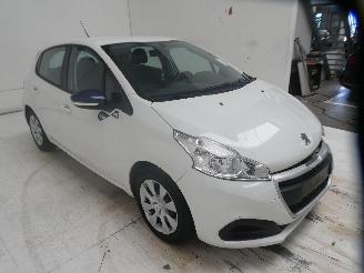 Peugeot 208 LIKE picture 18