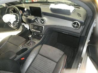 Mercedes Cla-klasse 180 picture 19