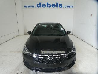 krockskadad bil auto Opel Astra INNOVATION 2019/10