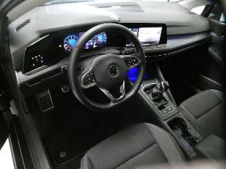 Volkswagen Golf ACTIVE picture 21