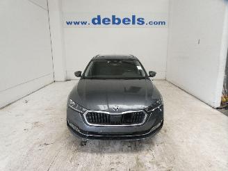 krockskadad bil auto Skoda Octavia 1.0 AMBITION 2021/7
