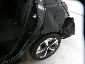 Suzuki Swift GLX picture 7