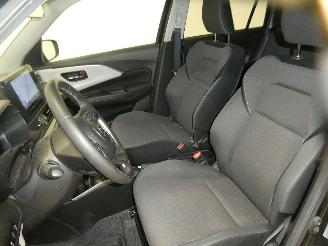 Suzuki Swift GLX picture 17