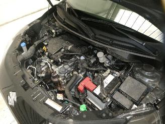 Suzuki Swift GLX picture 24