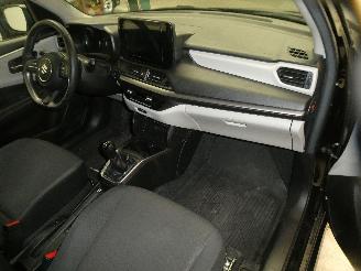 Suzuki Swift GLX picture 12