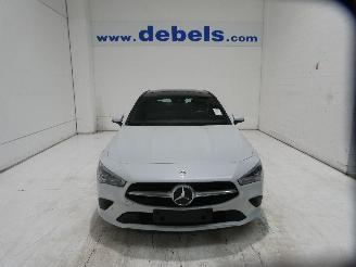 krockskadad bil auto Mercedes Cla-klasse 180 D 2023/2