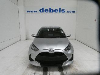 krockskadad bil auto Toyota Yaris  2025/2