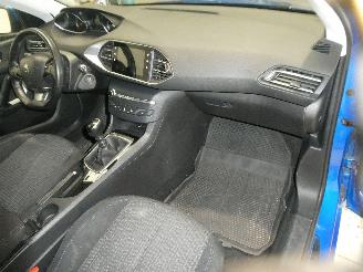 Peugeot 308 II STYLE picture 17