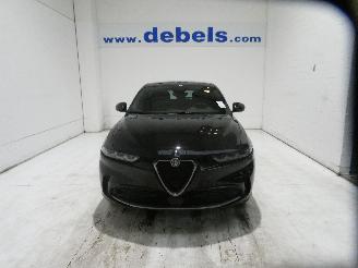 skadebil auto Alfa Romeo Tonale IBRIDA 2023/8