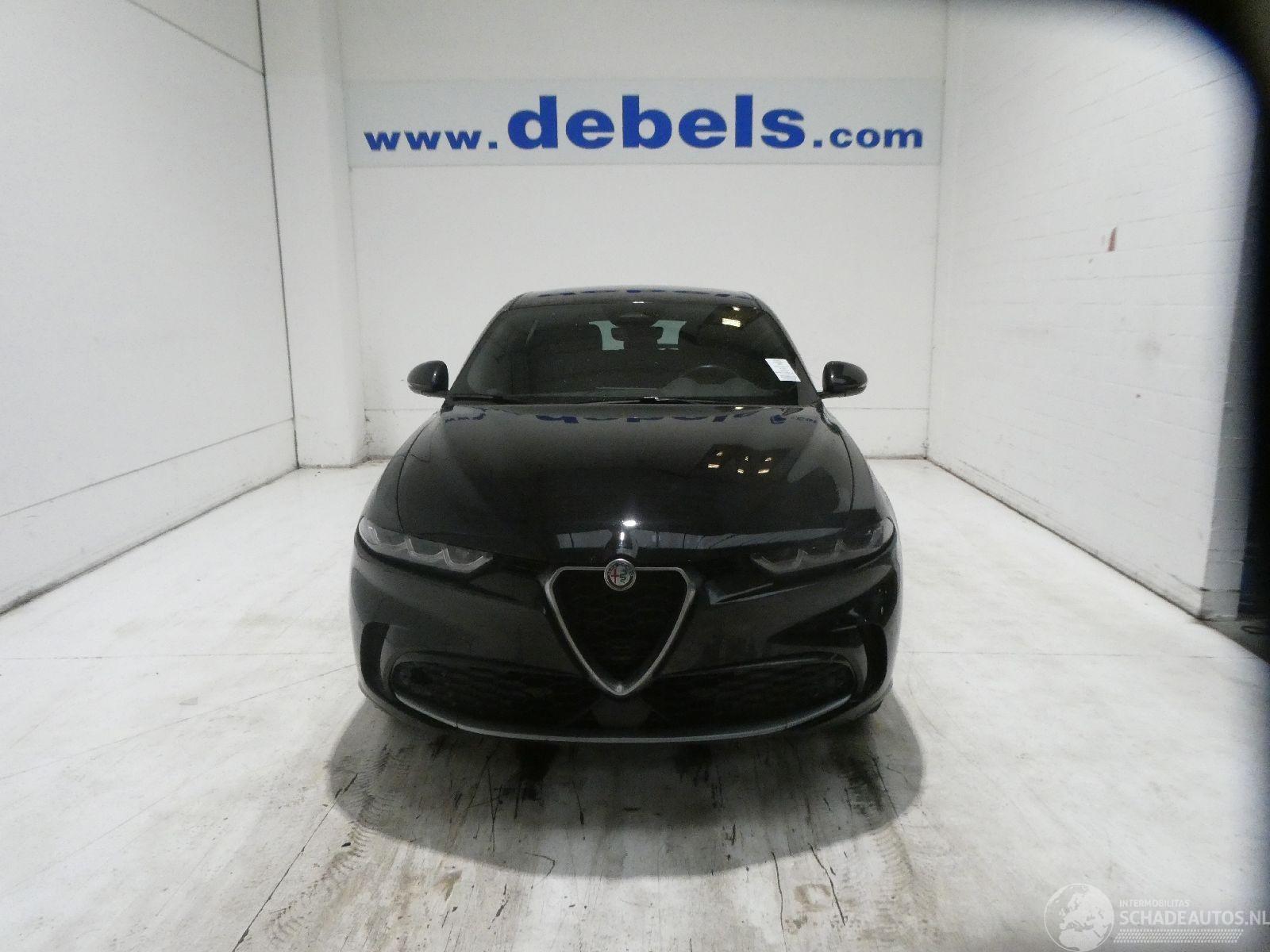 Alfa Romeo Tonale IBRIDA