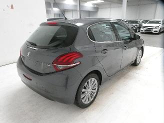 Peugeot 208 ALLURE picture 6