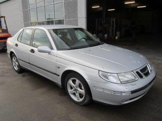 uszkodzony samochody osobowe Saab 9-5 3.0 TID 2002/5