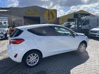 damaged passenger cars Ford Fiesta 1.1I 2018/8