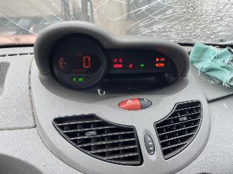 Renault Twingo NO PAPERS picture 14