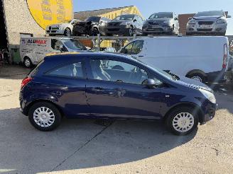 Coche accidentado Opel Corsa MOTOR PROBLEM 2013/1