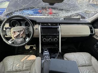 Land Rover Discovery 3.0D HSE picture 7
