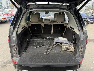 Land Rover Discovery 3.0D HSE picture 26