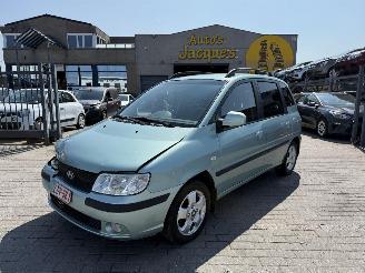 damaged passenger cars Hyundai Matrix 1.5 CRDI LUXE 2006/1