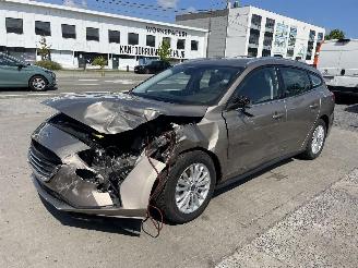 Ford Focus CLIPPER TITANIUM picture 4