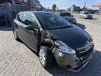 Peugeot 208  picture 3