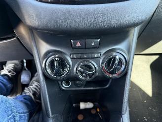 Peugeot 208  picture 21