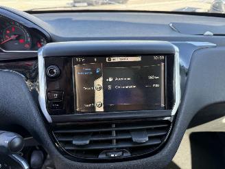 Peugeot 208  picture 20
