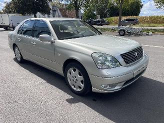 Vaurioauto  passenger cars Lexus LS  2003/1