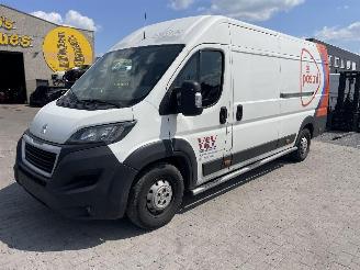 Vaurioauto  commercial vehicles Peugeot Boxer PROBLEM ENGINE 2020/2