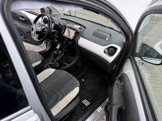 Peugeot 108 ALLURE TOP picture 17