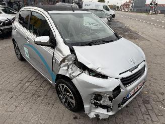 Peugeot 108 ALLURE TOP picture 3