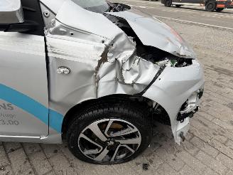 Peugeot 108 ALLURE TOP picture 10