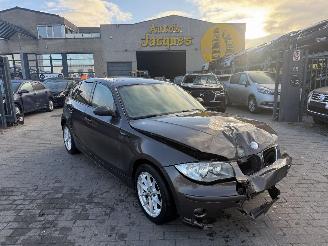 damaged passenger cars BMW 1-serie  2006/5