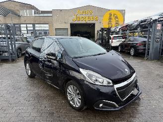 krockskadad bil auto Peugeot 208 1.2I 2018/2