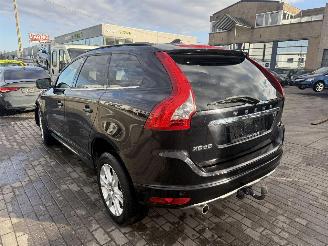 Schadeauto Volvo Xc-60 2.0D MOMENTUM 2015/1