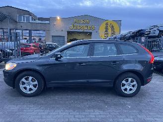 Damaged car Volvo Xc-60 MOMENTUM 2011/6